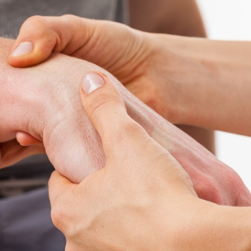 wrist-pain-relief-ReQuest-Physical-Therapy-Newberry-Gainesville-FL